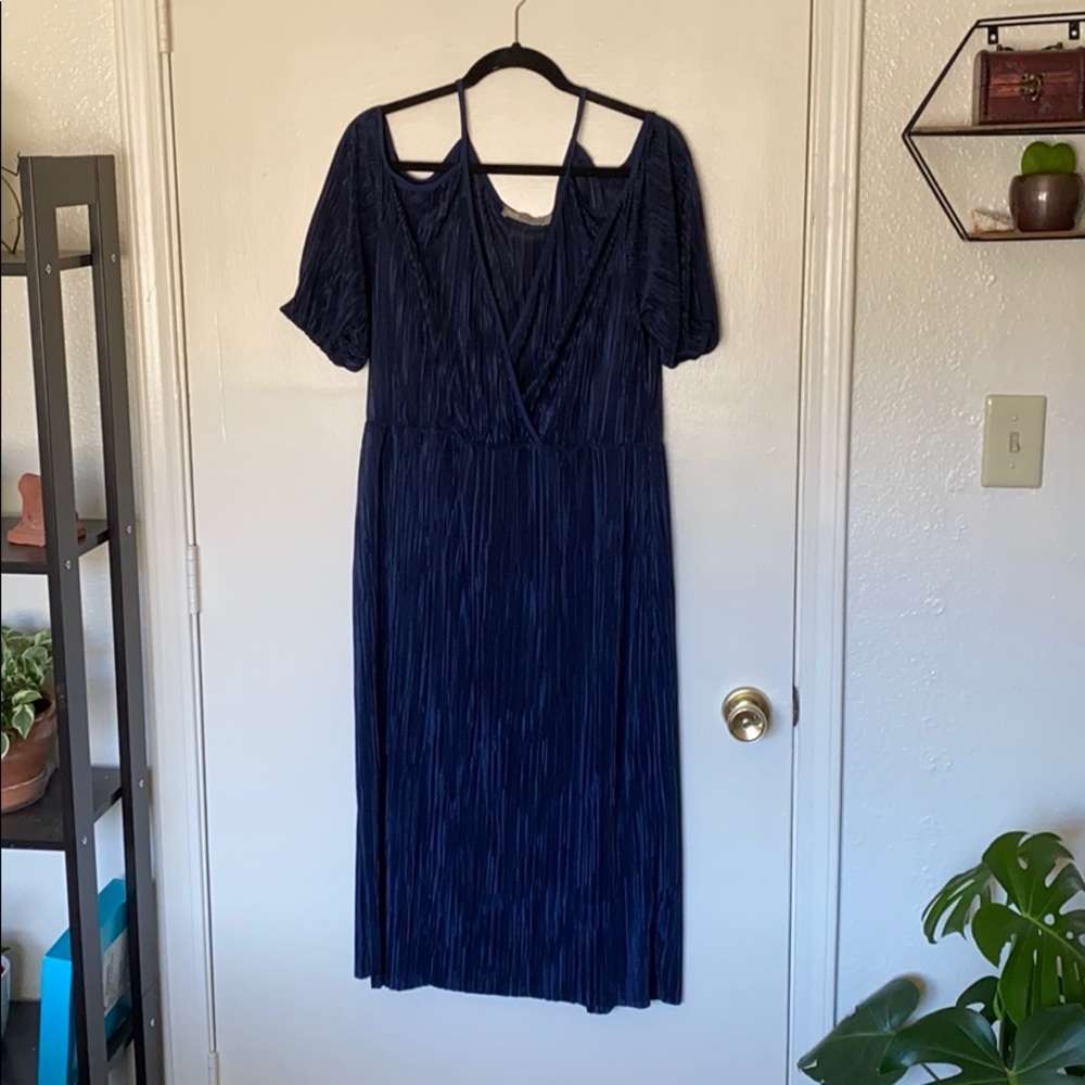 Cold Shoulder Plisse Pleated Midi Dress